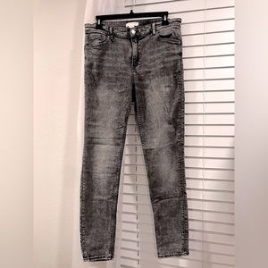 H&M 80’s wash skinny jeans (worn once on set of The Goldbergs)
